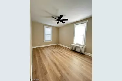 364 Thomas St, Phillipsburg, NJ 08865 - Photo 17
