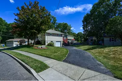 30 Heather Ln, Bloomingdale, NJ 07403 - Photo 19