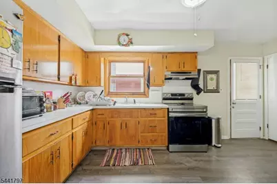 723 2nd Ave, Lyndhurst Township, NJ 07071 - Photo 5