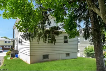 723 2nd Ave, Lyndhurst Township, NJ 07071 - Photo 17