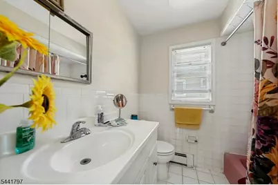 723 2nd Ave, Lyndhurst Township, NJ 07071 - Photo 7