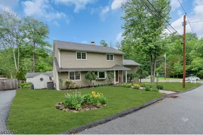 30 Laurel Dr, Wayne, NJ 07470 - Photo 5