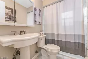 29 Stewartsville Rd, Franklin Township, NJ 08886 - Photo 19