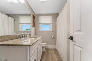 29 Stewartsville Rd, Franklin Township, NJ 08886 - Photo 23