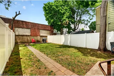 630 Madison Ave, Paterson, NJ 07514 - Photo 33