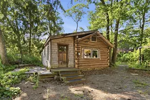 16 Allegheny Ave, West Milford, NJ 07480 - Photo 19
