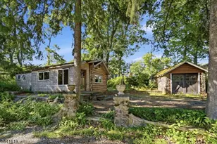 16 Allegheny Ave, West Milford, NJ 07480 - Photo 17