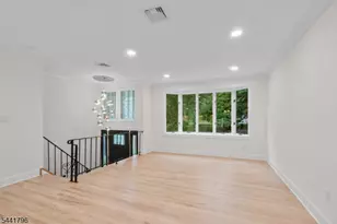 13 Chickadee Rd, Mount Olive, NJ 07828 - Photo 5