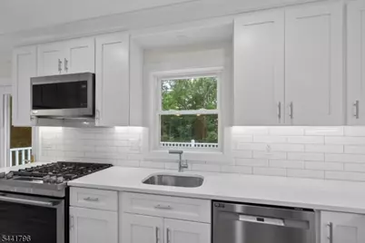 13 Chickadee Rd, Mount Olive, NJ 07828 - Photo 11
