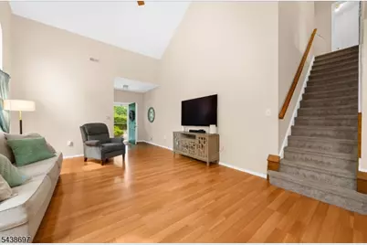 8 Cottage Pl, Branchburg Township, NJ 08876 - Photo 7