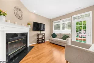 8 Cottage Pl, Branchburg Township, NJ 08876 - Photo 15