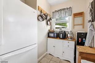 112 Grove Ave, Verona, NJ 07044 - Photo 9