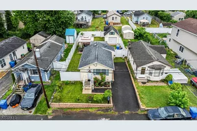 77 Pacific Blvd, Old Bridge Township, NJ 07735 - Photo 21
