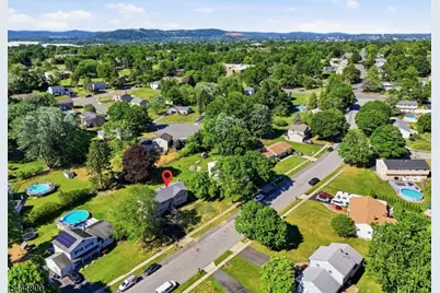 44 Stonehenge Dr, Lopatcong Township, NJ 08865 - Photo 5