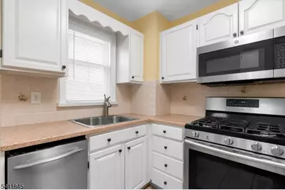 34 Chase Ave, Woodbridge Township, NJ 07001 - Photo 33