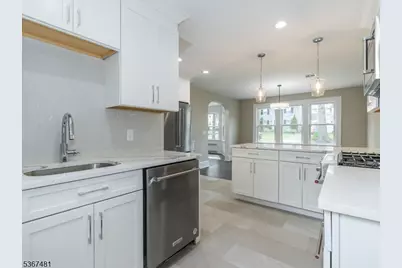186 Gregory Ave, West Orange Township, NJ 07052 - Photo 7