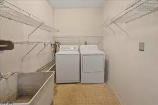 28 Amherst Ct, Wayne Twp., NJ 07470 - Photo 19