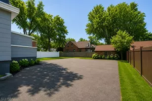 725 Chestnut St, Roselle Park, NJ 07204 - Photo 41