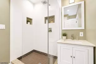 725 Chestnut St, Roselle Park, NJ 07204 - Photo 29