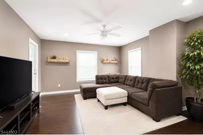 725 Chestnut St, Roselle Park, NJ 07204 - Photo 23