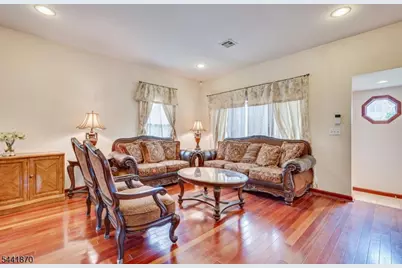 720 Ford Ave, Woodbridge Township, NJ 08840 - Photo 9