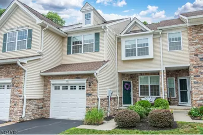 15 Julia Pl, Mount Olive, NJ 07828 - Photo 3