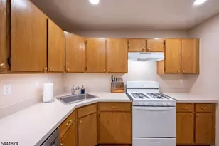 75 Gregory Ln, Franklin Township, NJ 08823 - Photo 7