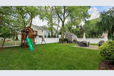 621 Green Briar Ct, Westfield, NJ 07090 - Photo 47