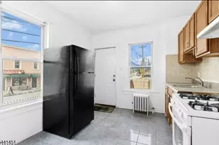162 W 2nd Ave, Roselle, NJ 07203 - Photo 7