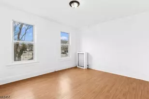 162 W 2nd Ave, Roselle, NJ 07203 - Photo 5