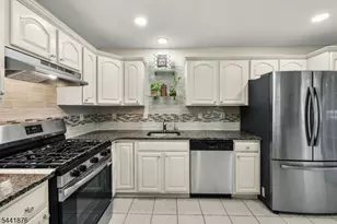 8 Henry Ct, Plainsboro Township, NJ 08536 - Photo 11