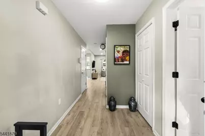 8 Henry Ct, Plainsboro Township, NJ 08536 - Photo 3