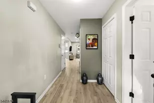 8 Henry Ct, Plainsboro Township, NJ 08536 - Photo 3