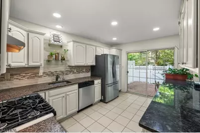 8 Henry Ct, Plainsboro Township, NJ 08536 - Photo 9