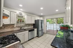 8 Henry Ct, Plainsboro Township, NJ 08536 - Photo 9