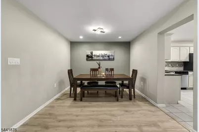8 Henry Ct, Plainsboro Township, NJ 08536 - Photo 5