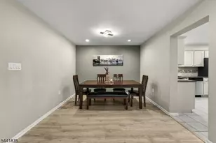 8 Henry Ct, Plainsboro Township, NJ 08536 - Photo 5