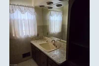 77 Columbia Ave, Nutley, NJ 07110 - Photo 31