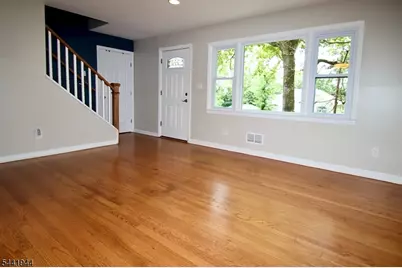 73 Oneida Ave, Oakland, NJ 07436 - Photo 3