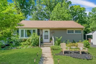 337 Richard Way, North Plainfield, NJ 07062 - Photo 1