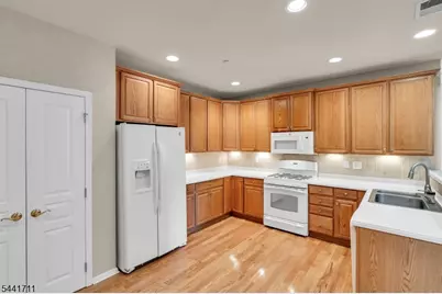 3210 Chesterwood Way #3210, Franklin Township, NJ 08873 - Photo 23