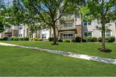 3210 Chesterwood Way #3210, Franklin Township, NJ 08873 - Photo 3