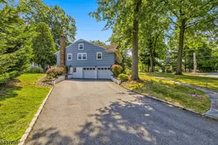 2 Millstone Dr, Livingston, NJ 07039 - Photo 3