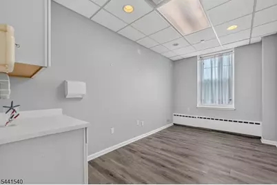 89 Valley Rd, Montclair, NJ 07042 - Photo 27