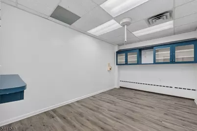 89 Valley Rd, Montclair, NJ 07042 - Photo 29