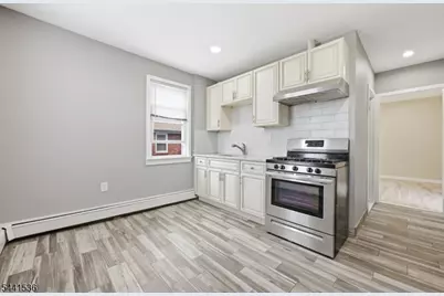 600 Chestnut St, Roselle Park, NJ 07204 - Photo 5