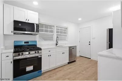 284 2nd Ave, Newark, NJ 07107 - Photo 15