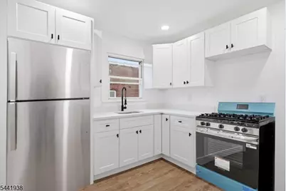 284 2nd Ave, Newark, NJ 07107 - Photo 31