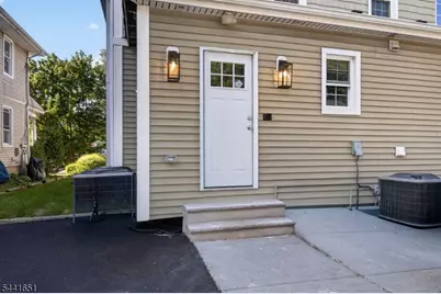 18 Walnut St #A, Summit, NJ 07901 - Photo 19