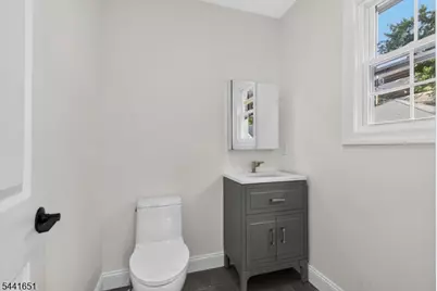 18 Walnut St #A, Summit, NJ 07901 - Photo 5